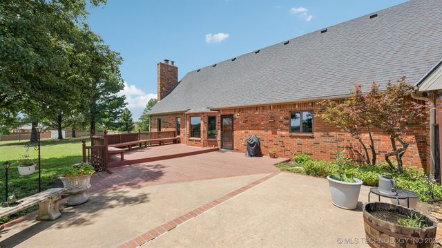 201 County Road 3006 Road, Bartlesville, OK 74003