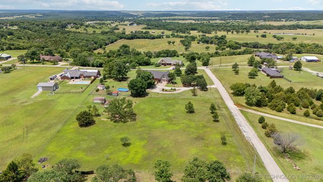 201 County Road 3006 Road, Bartlesville, OK 74003