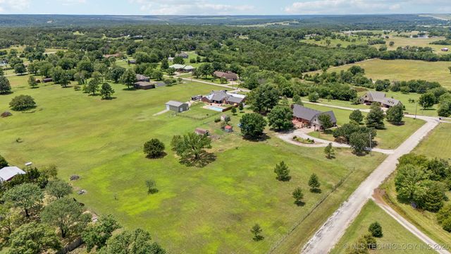 201 County Road 3006 Road, Bartlesville, OK 74003