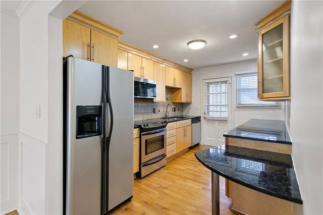 4614 HOLLY Street 3, Kansas City, MO 64112