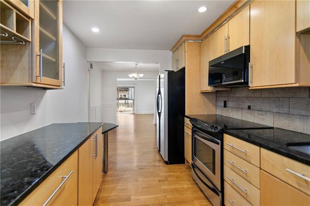 4614 HOLLY Street 3, Kansas City, MO 64112