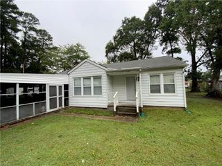 116 Latham DR, Newport News, VA 23605