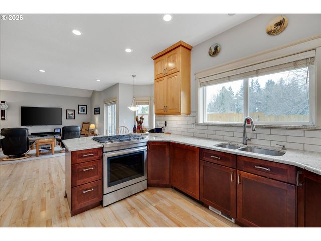 11335 LEGATO Dr, Oregon City, OR 97045