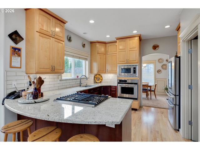 11335 LEGATO Dr, Oregon City, OR 97045