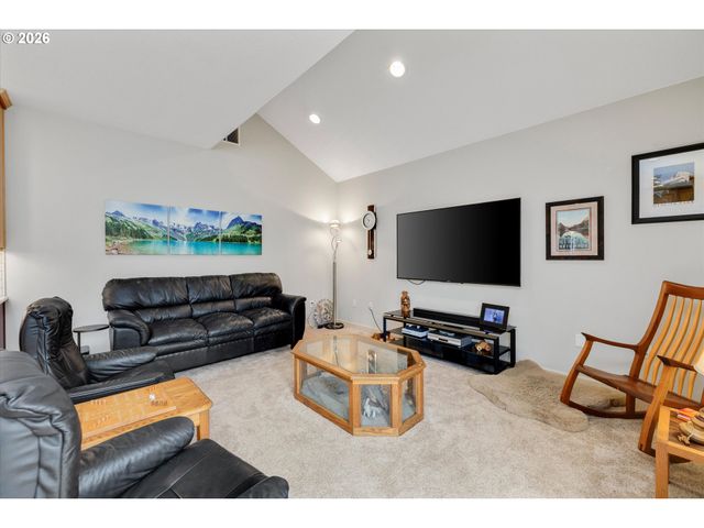 11335 LEGATO Dr, Oregon City, OR 97045