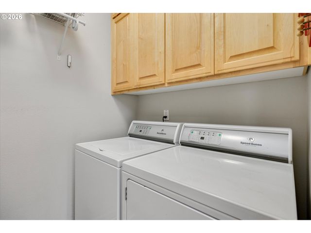 11335 LEGATO Dr, Oregon City, OR 97045