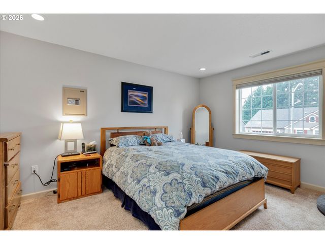 11335 LEGATO Dr, Oregon City, OR 97045