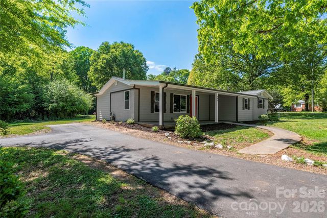 404 Dogwood Lane, Statesville, NC 28625