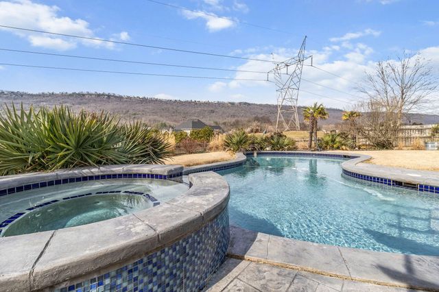 292 Horse Creek Drive, Chattanooga, TN 37405