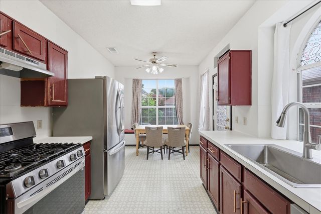 6517 White Oak Drive, Rowlett, TX 75089