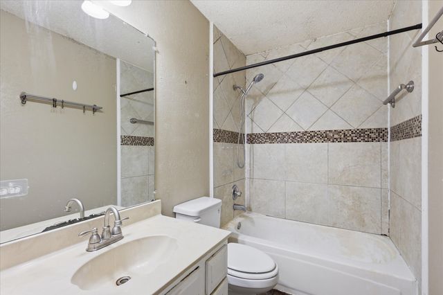6517 White Oak Drive, Rowlett, TX 75089