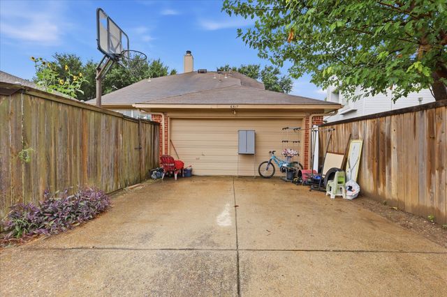 6517 White Oak Drive, Rowlett, TX 75089