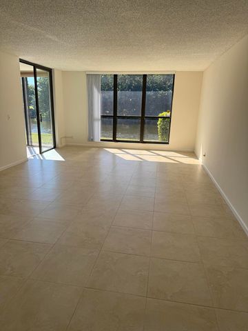 5250 Woodland Lakes Drive 130, Palm Beach Gardens, FL 33418