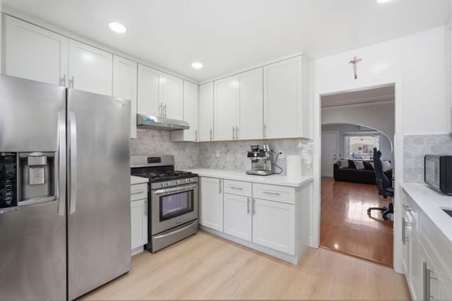 5745 Holway Court, Oakland, CA 94621