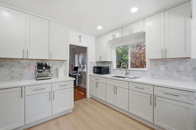 5745 Holway Court, Oakland, CA 94621