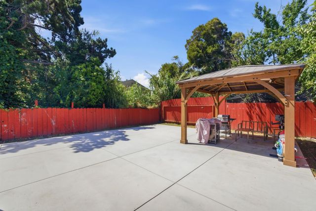 5745 Holway Court, Oakland, CA 94621