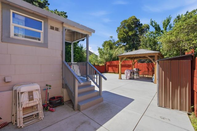 5745 Holway Court, Oakland, CA 94621