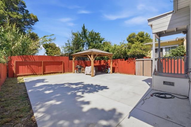 5745 Holway Court, Oakland, CA 94621