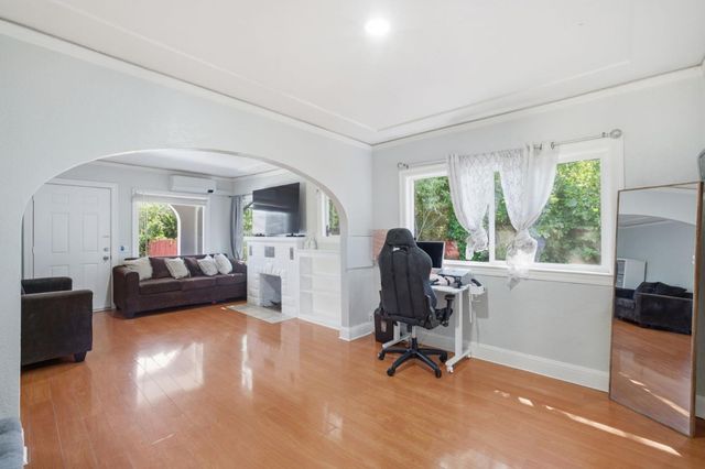 5745 Holway Court, Oakland, CA 94621