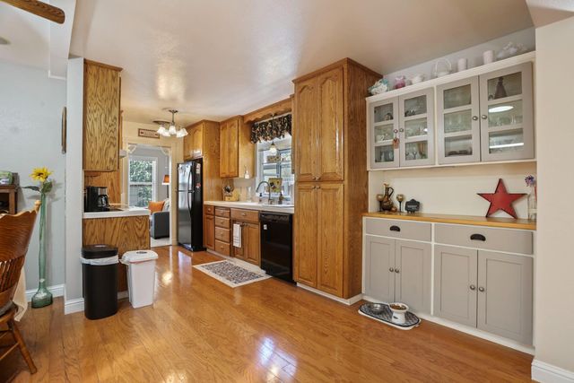 806 S Mills Ave, Lodi, CA 95242