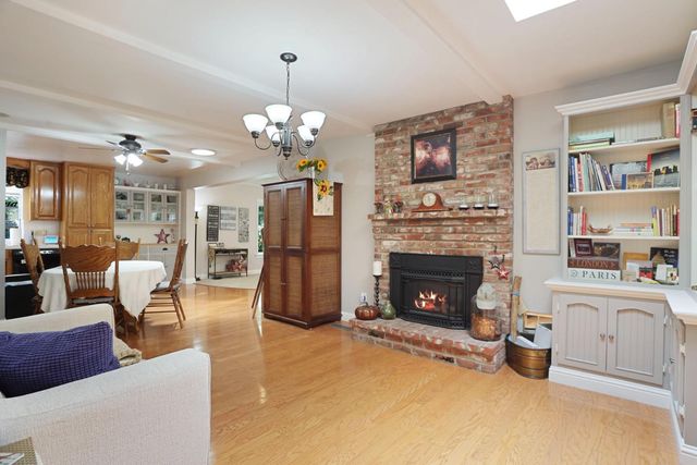 806 S Mills Ave, Lodi, CA 95242