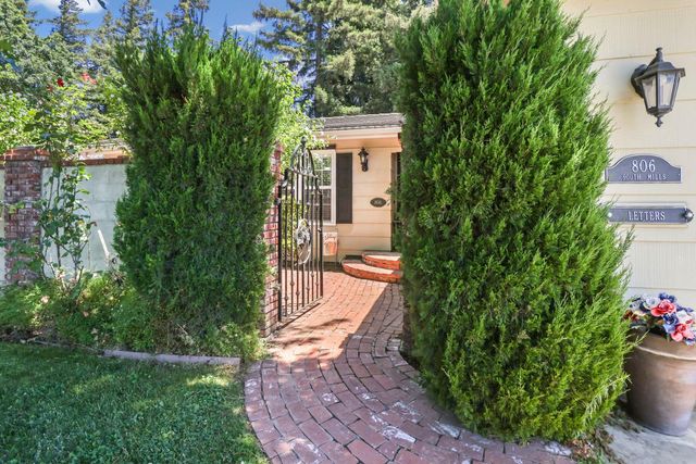 806 S Mills Ave, Lodi, CA 95242