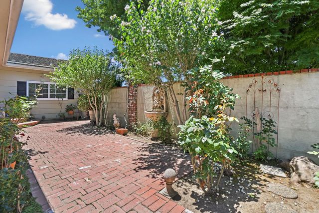 806 S Mills Ave, Lodi, CA 95242