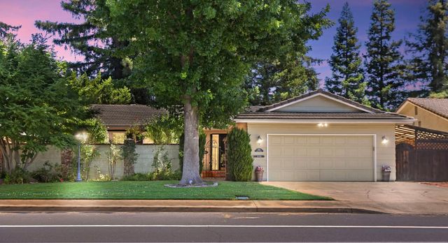 806 S Mills Ave, Lodi, CA 95242