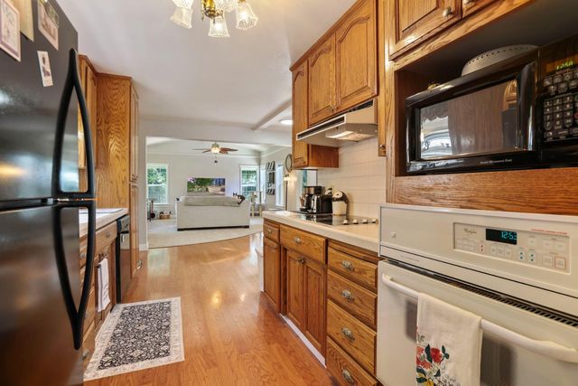 806 S Mills Ave, Lodi, CA 95242