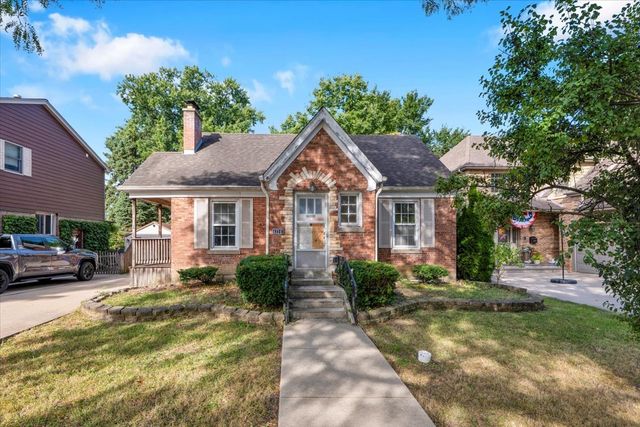 4328 Wolf Road, Western Springs, IL 60558