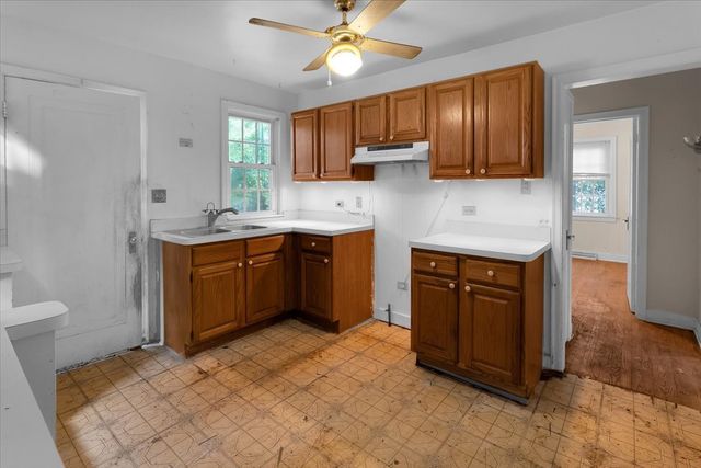 4328 Wolf Road, Western Springs, IL 60558