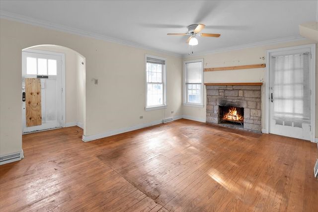 4328 Wolf Road, Western Springs, IL 60558