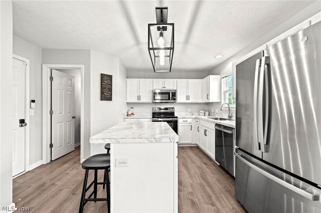 10447 Dogwood Drive, Aurora, OH 44202