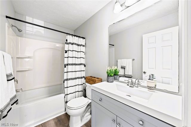 10447 Dogwood Drive, Aurora, OH 44202