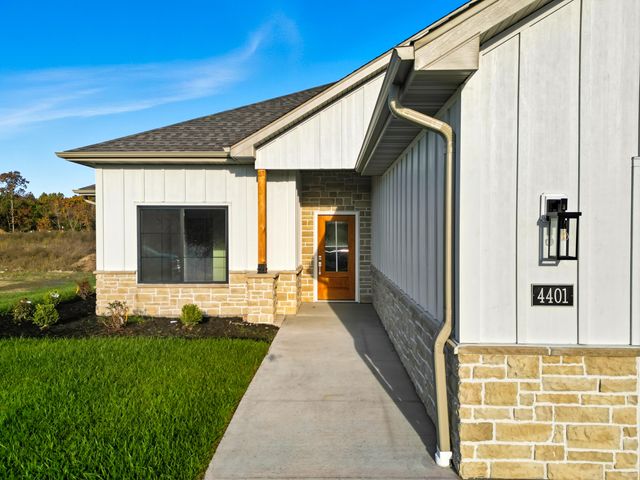 4401 STONE MOUNTAIN PKY, Columbia, MO 65201