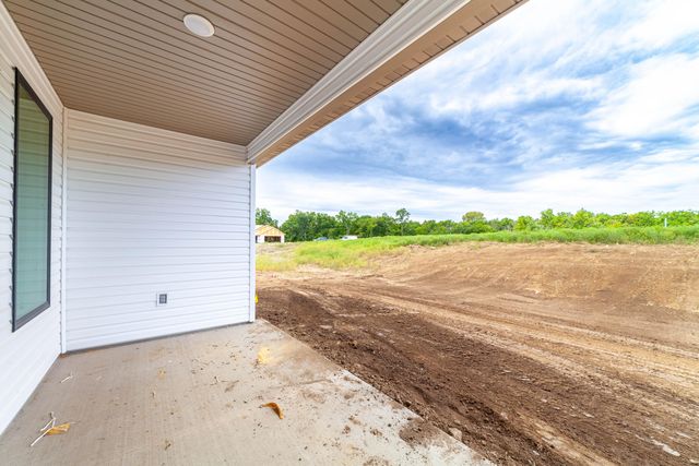 4401 STONE MOUNTAIN PKY, Columbia, MO 65201