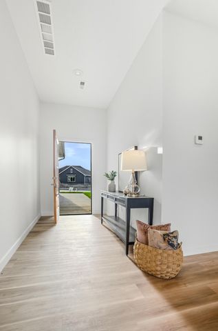 4401 STONE MOUNTAIN PKY, Columbia, MO 65201