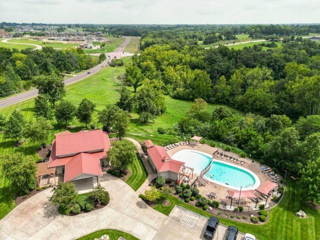 4401 STONE MOUNTAIN PKY, Columbia, MO 65201