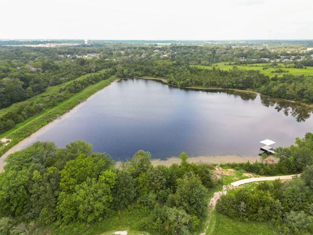 4401 STONE MOUNTAIN PKY, Columbia, MO 65201