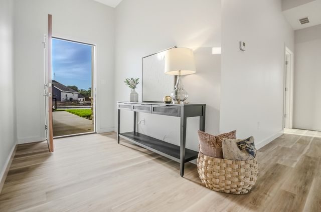 4401 STONE MOUNTAIN PKY, Columbia, MO 65201