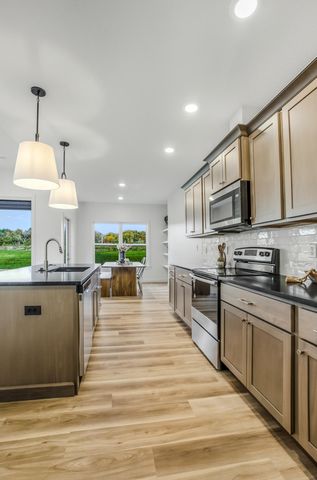 4401 STONE MOUNTAIN PKY, Columbia, MO 65201