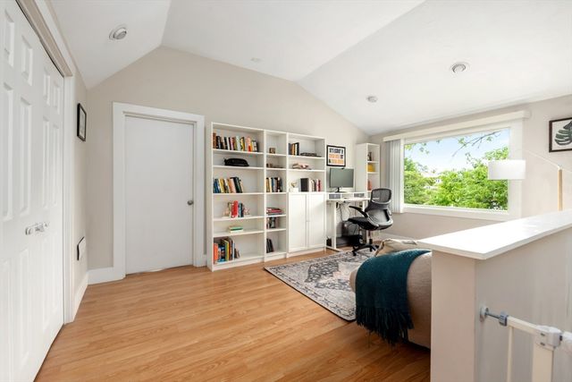 45 Howe St, Quincy, MA 02169