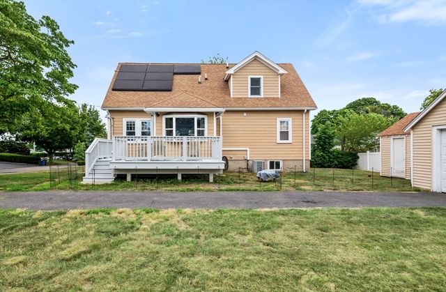 45 Howe St, Quincy, MA 02169