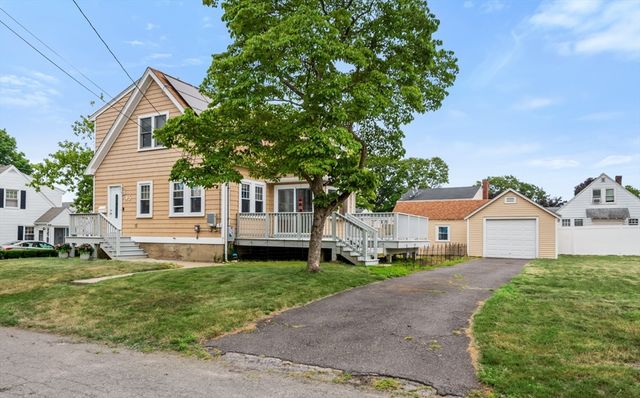 45 Howe St, Quincy, MA 02169