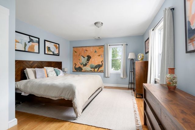 45 Howe St, Quincy, MA 02169