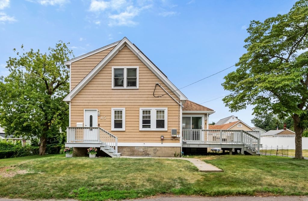 45 Howe St, Quincy, MA 02169