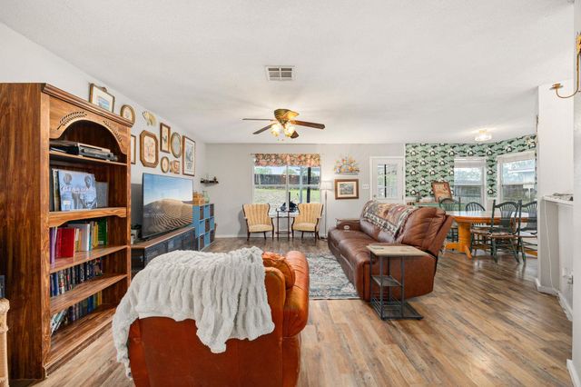 137 Sawgrass CIR, Kyle, TX 78640