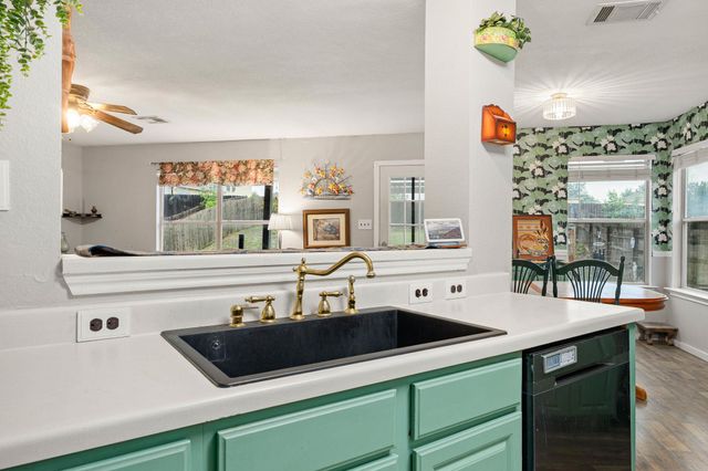 137 Sawgrass CIR, Kyle, TX 78640