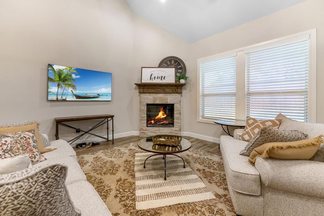 1300 Highland Park Circle, Granbury, TX 76048