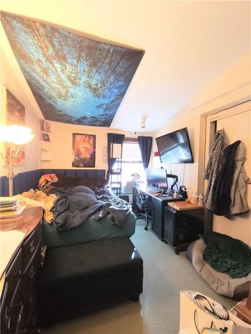 73 Old Fort Road, Newport, RI 02840